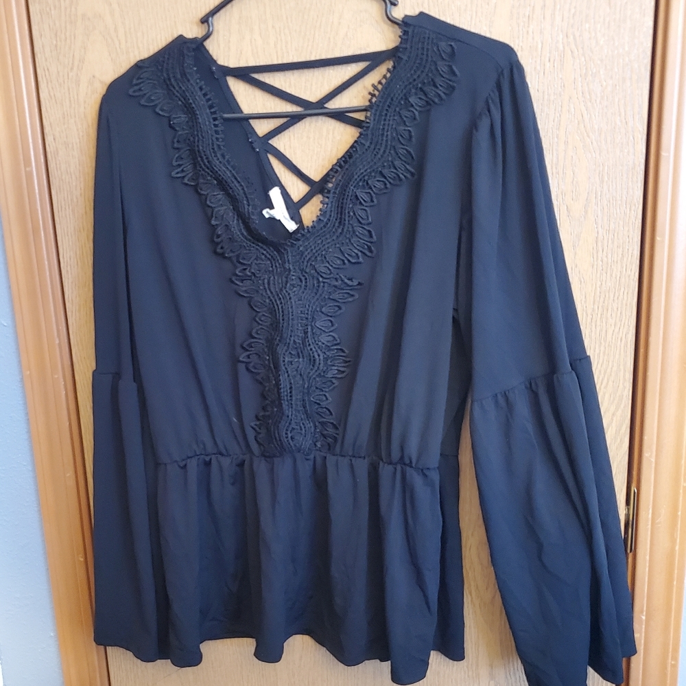 maurices womens  crochet jersey stretch top bell sleeve size Large black